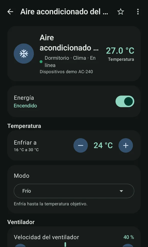 La página de un dispositivo en bio: el aire acondicionado del dormitorio con encendido, temperatura objetivo, modo y ventilador